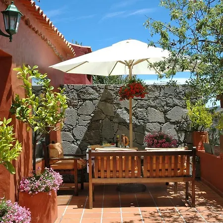Villa Tres Almendros By I N Z U L A E Vega de San Mateo