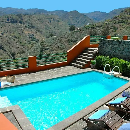 Villa Tres Almendros By I N Z U L A E Vega de San Mateo